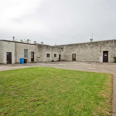 The Old Mount Gambier Gaol Hotel ภายนอก รูปภาพ