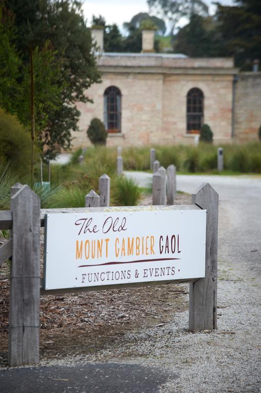 The Old Mount Gambier Gaol Hotel ภายนอก รูปภาพ