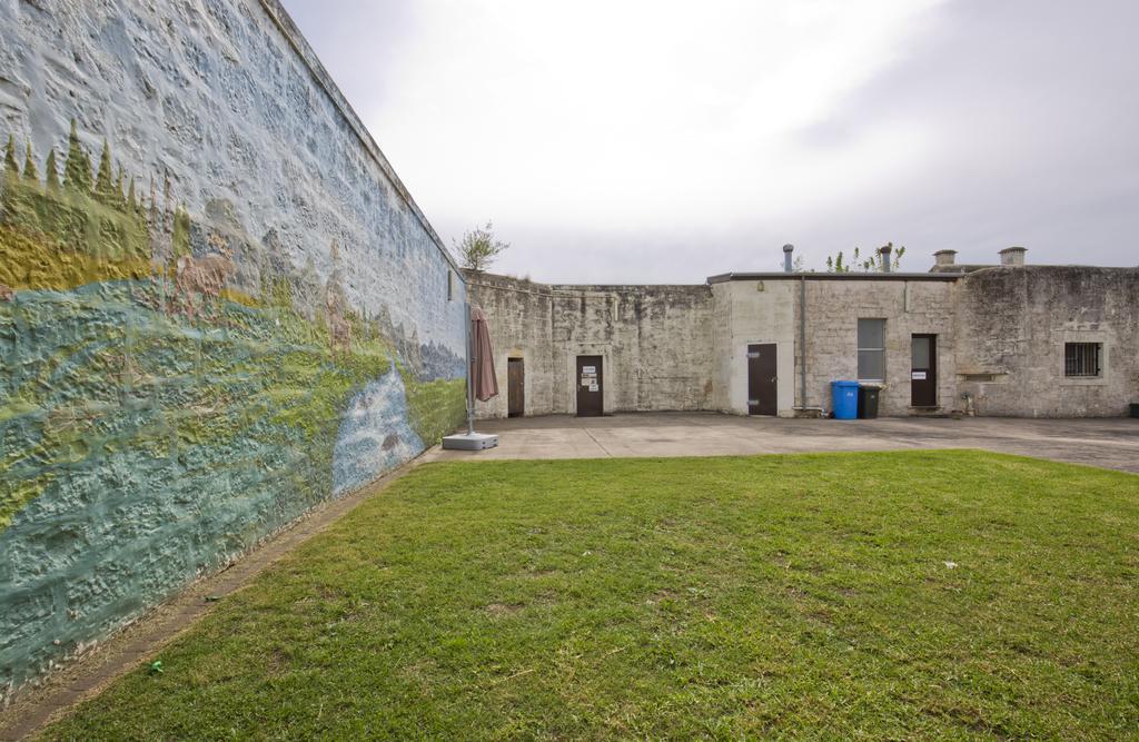 The Old Mount Gambier Gaol Hotel ภายนอก รูปภาพ
