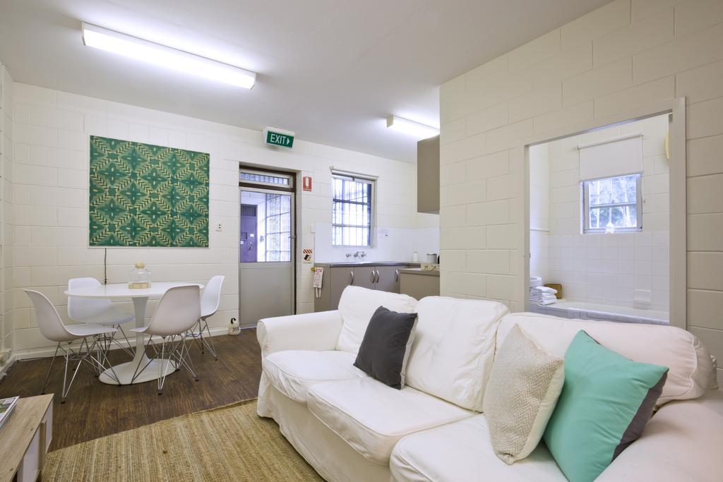The Old Mount Gambier Gaol Hotel ภายนอก รูปภาพ