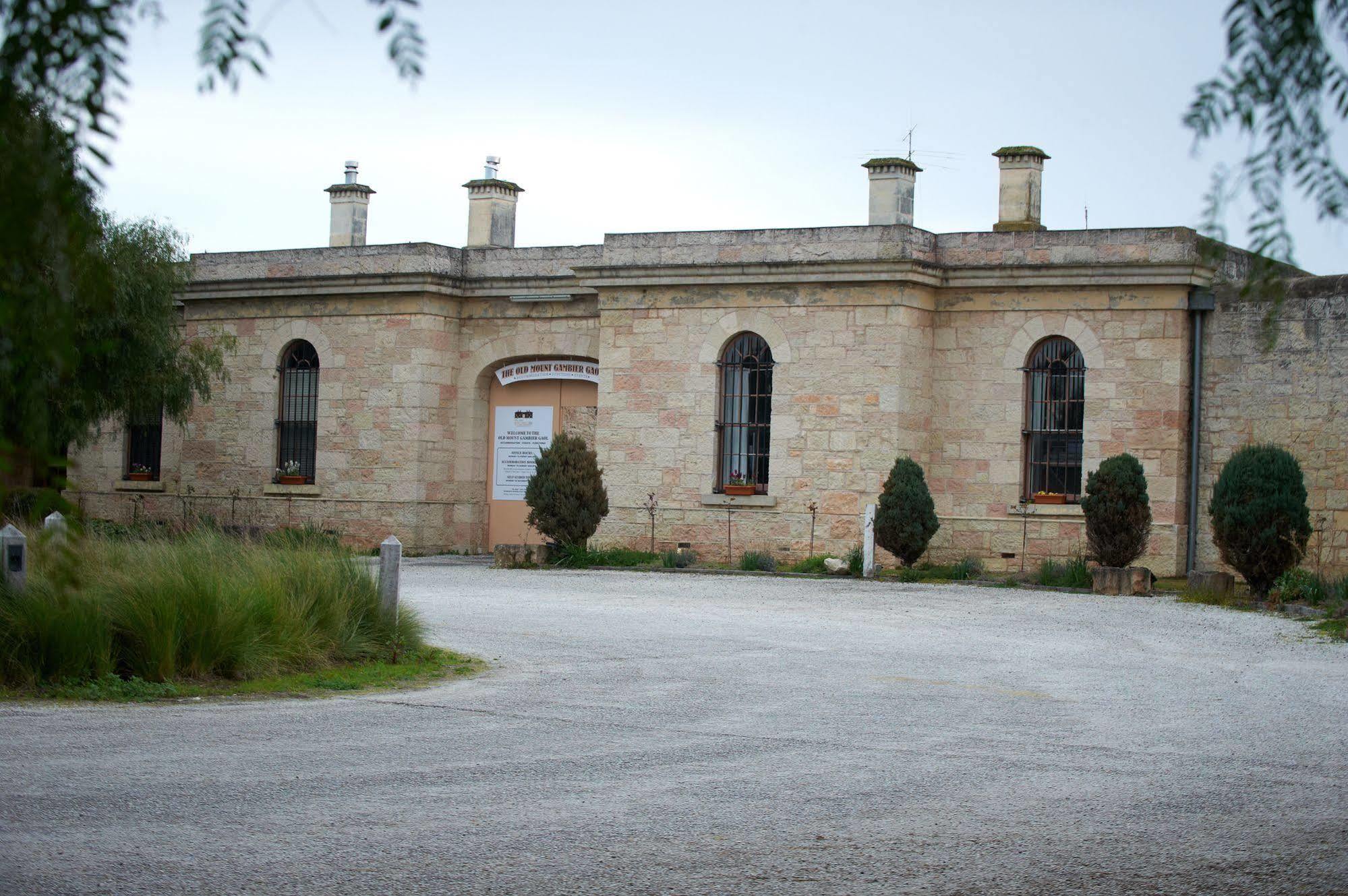 The Old Mount Gambier Gaol Hotel ภายนอก รูปภาพ